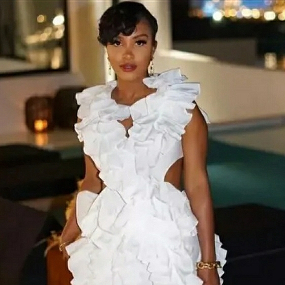 💋ELEGANT WHITE RUFFLLED DRESS!! - Picture 7 of 10